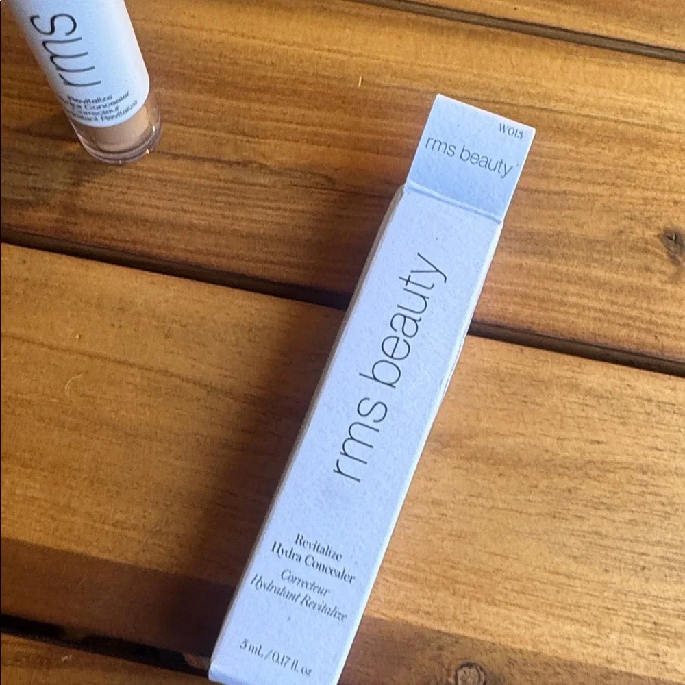 RMS Beauty Revitalize Hydra Concealer